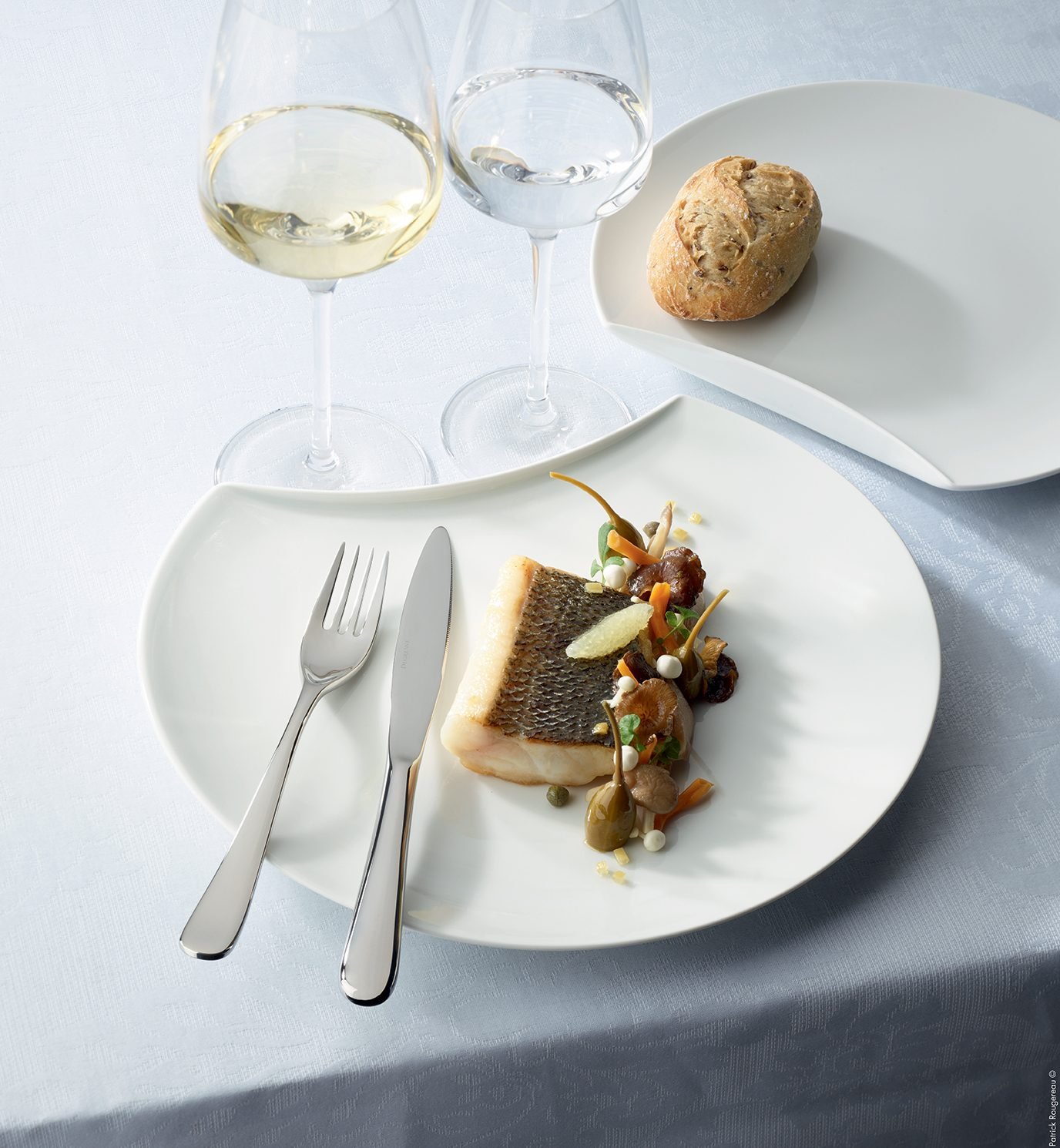 5-Piece Cutlery Set – Aquatic Collection, restaurant table